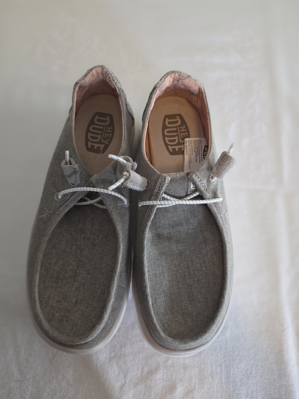 Hey Dude Womens Grey Linen Casual Slip-On Shoes. Size 9